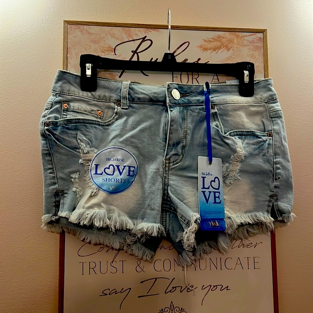 NWT SHORTS SIZE 5